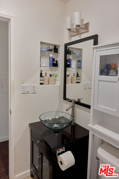 11706 Montana Ave Unit: 309