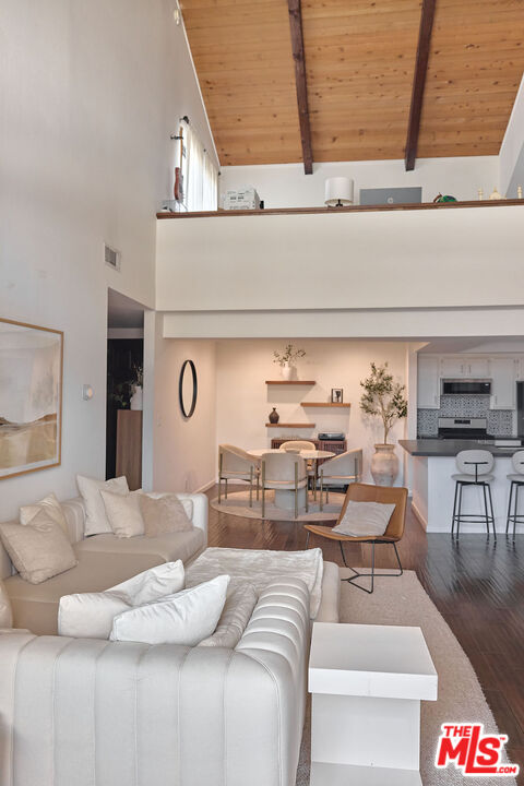 11706 Montana Ave Unit: 309