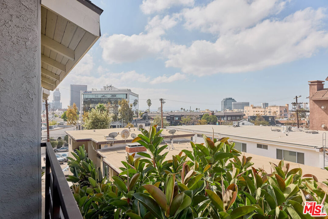 11706 Montana Ave Unit: 309