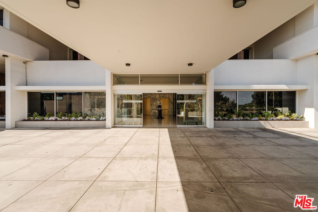8787 Shoreham Dr Unit: 407