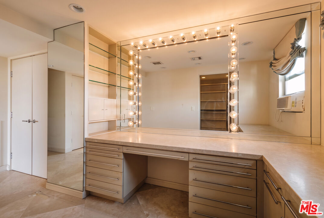 8787 Shoreham Dr Unit: 407