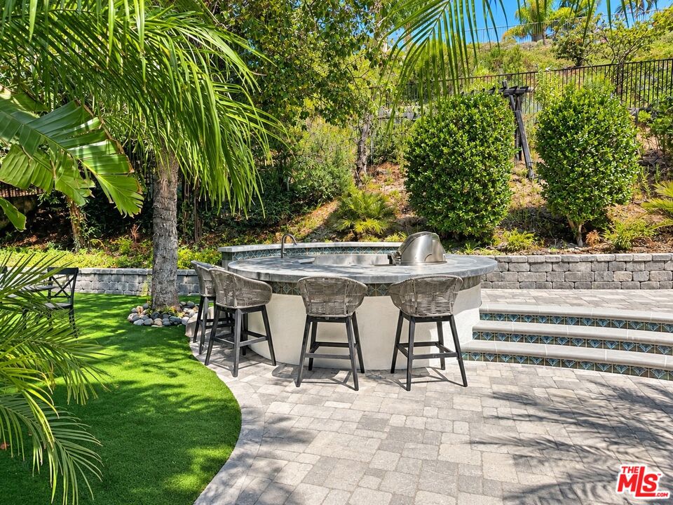 26835 Mont Calabasas Dr