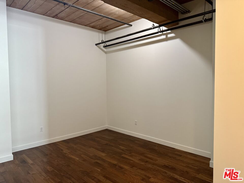 530 S Hewitt St Unit: 326