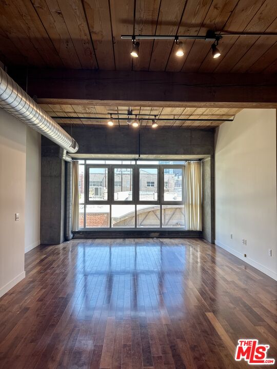 530 S Hewitt St Unit: 326