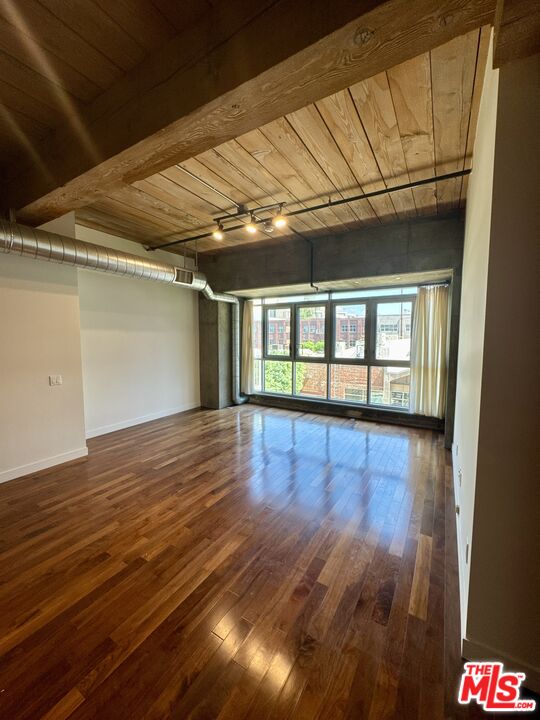 530 S Hewitt St Unit: 326