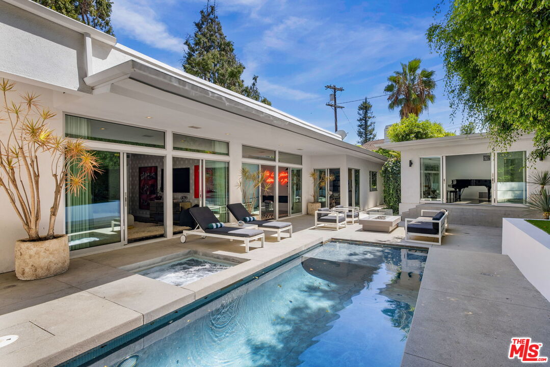 1311 N Beverly Dr