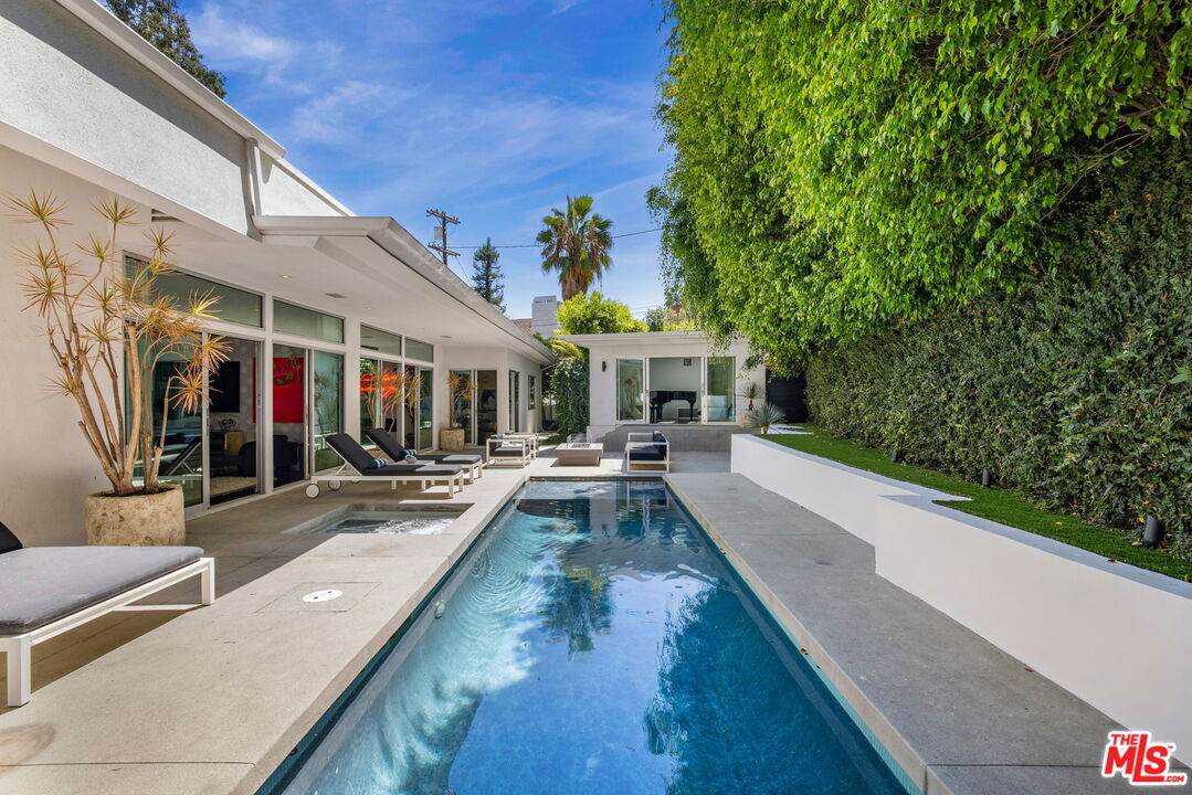 1311 N Beverly Dr