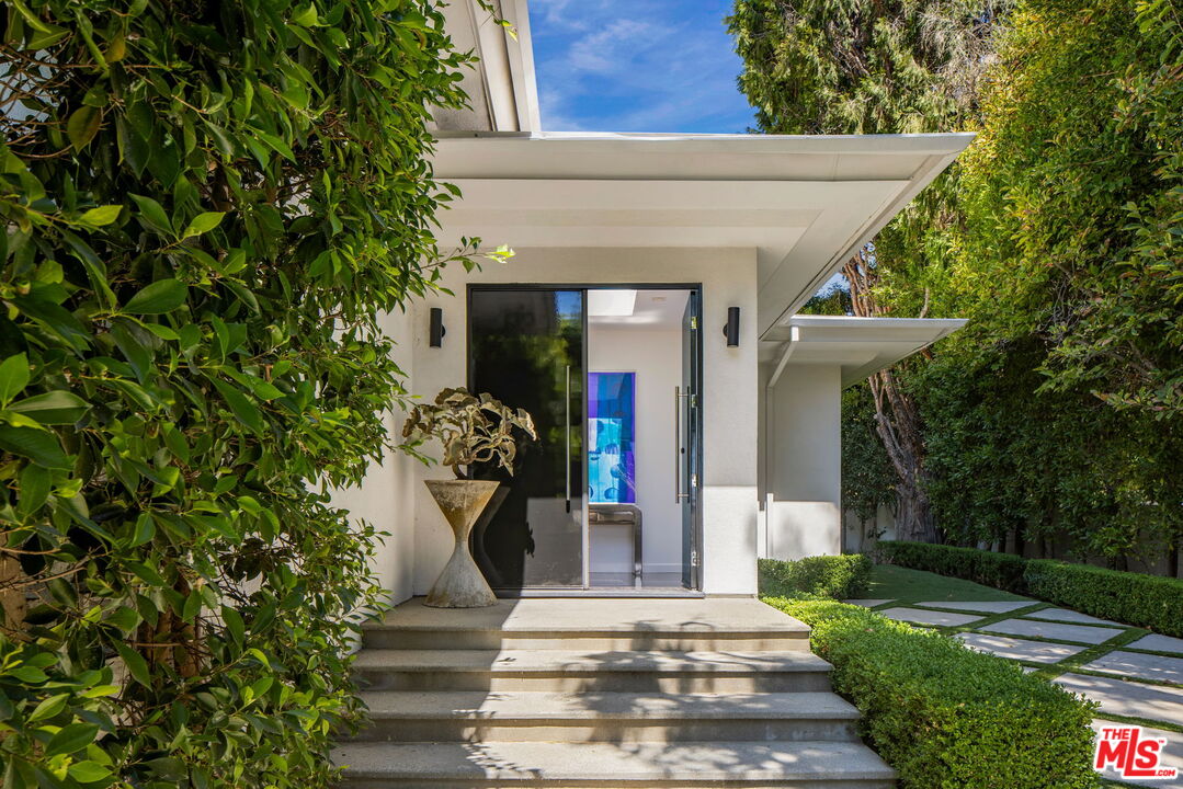 1311 N Beverly Dr