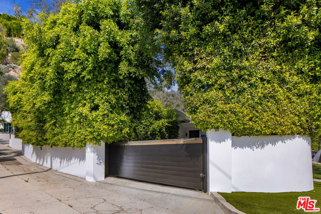 1311 N Beverly Dr