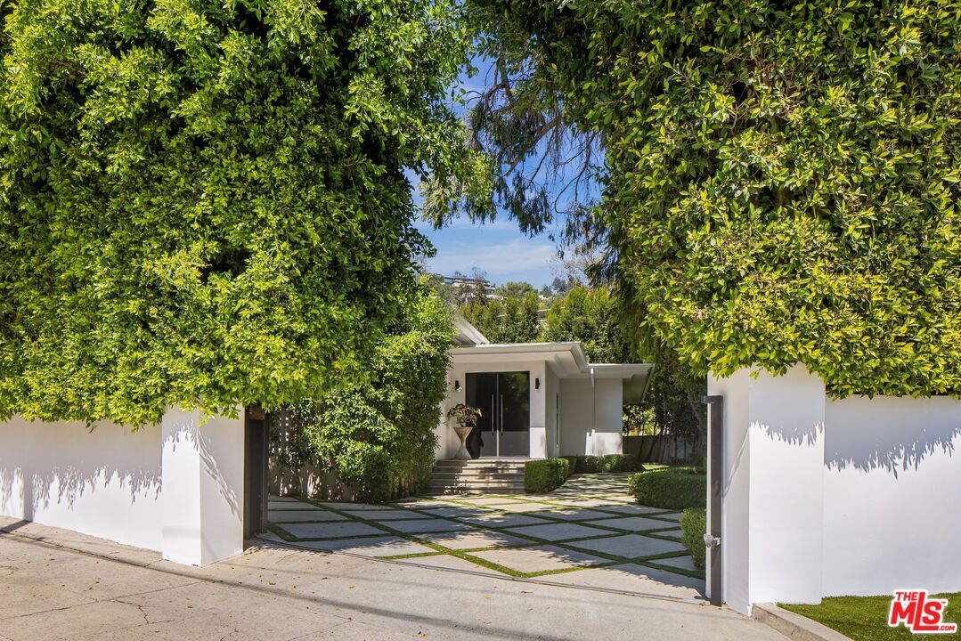 1311 N Beverly Dr