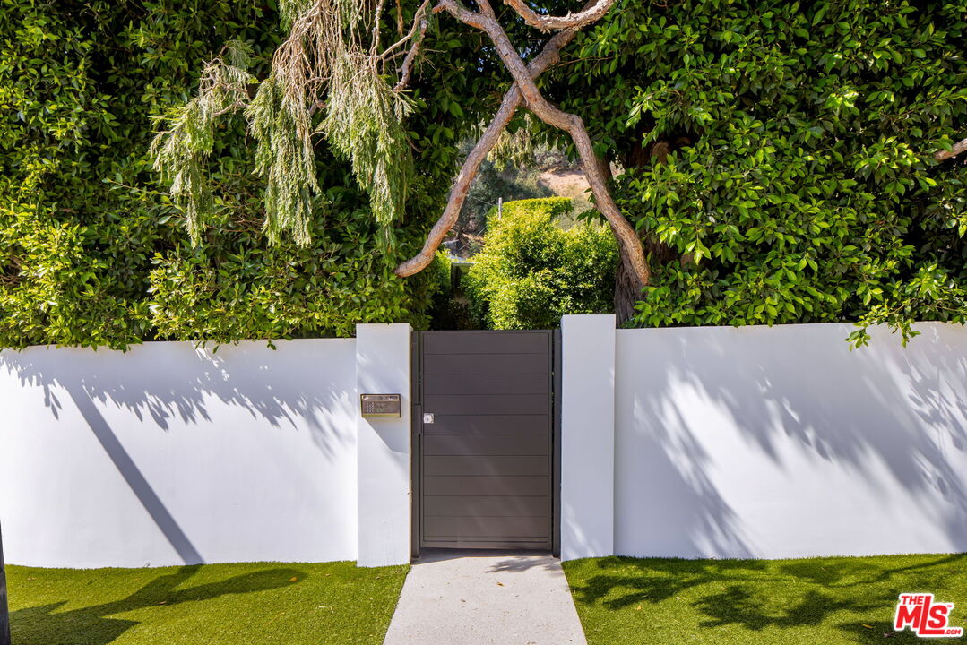 1311 N Beverly Dr