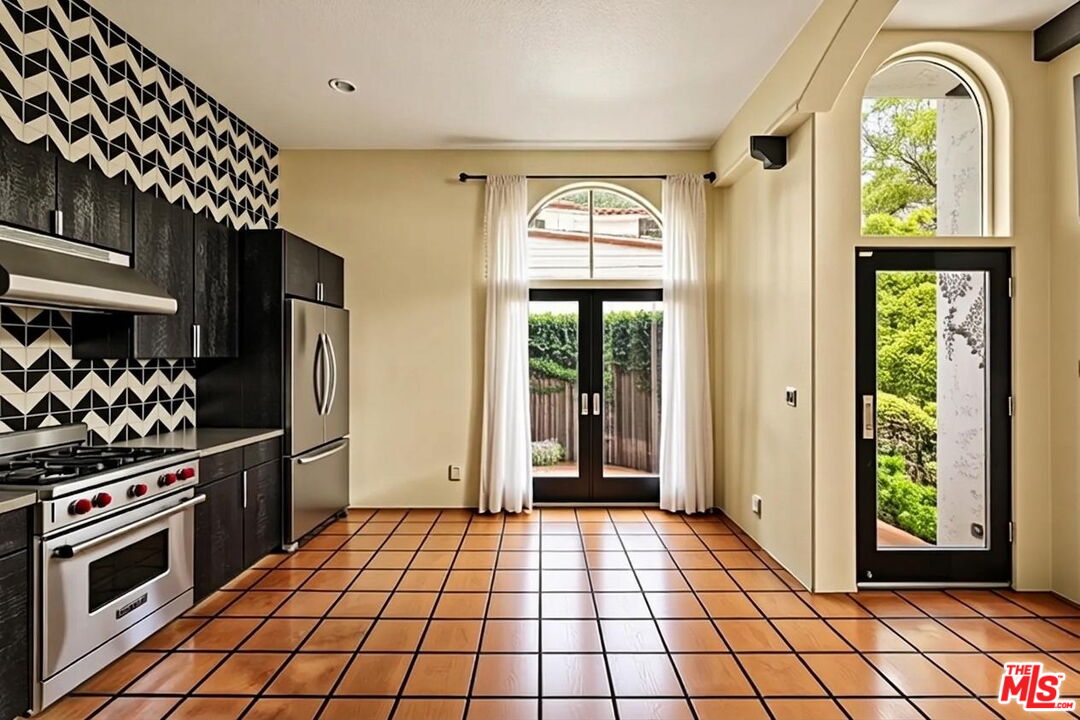 7003 La Presa Dr