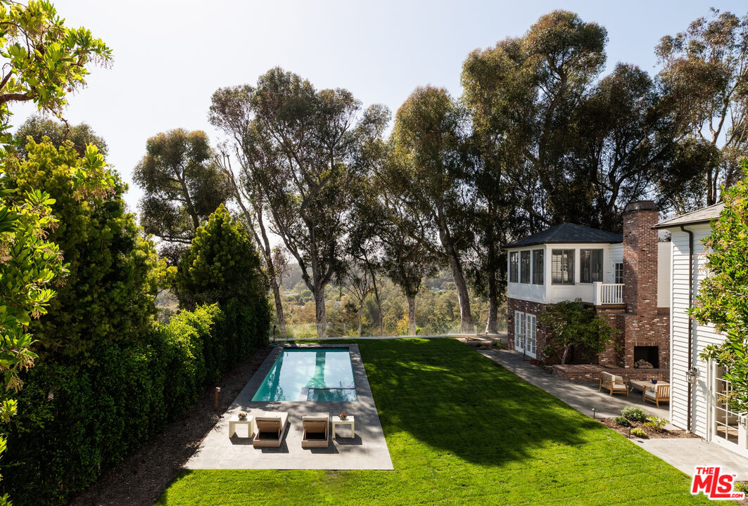 773 Amalfi Dr