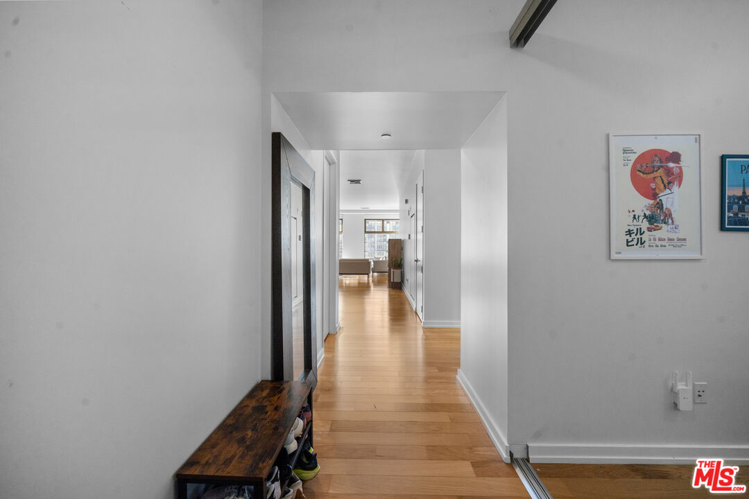801 S Grand Ave Unit: 1604