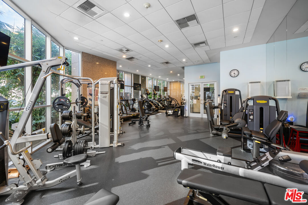 801 S Grand Ave Unit: 1604