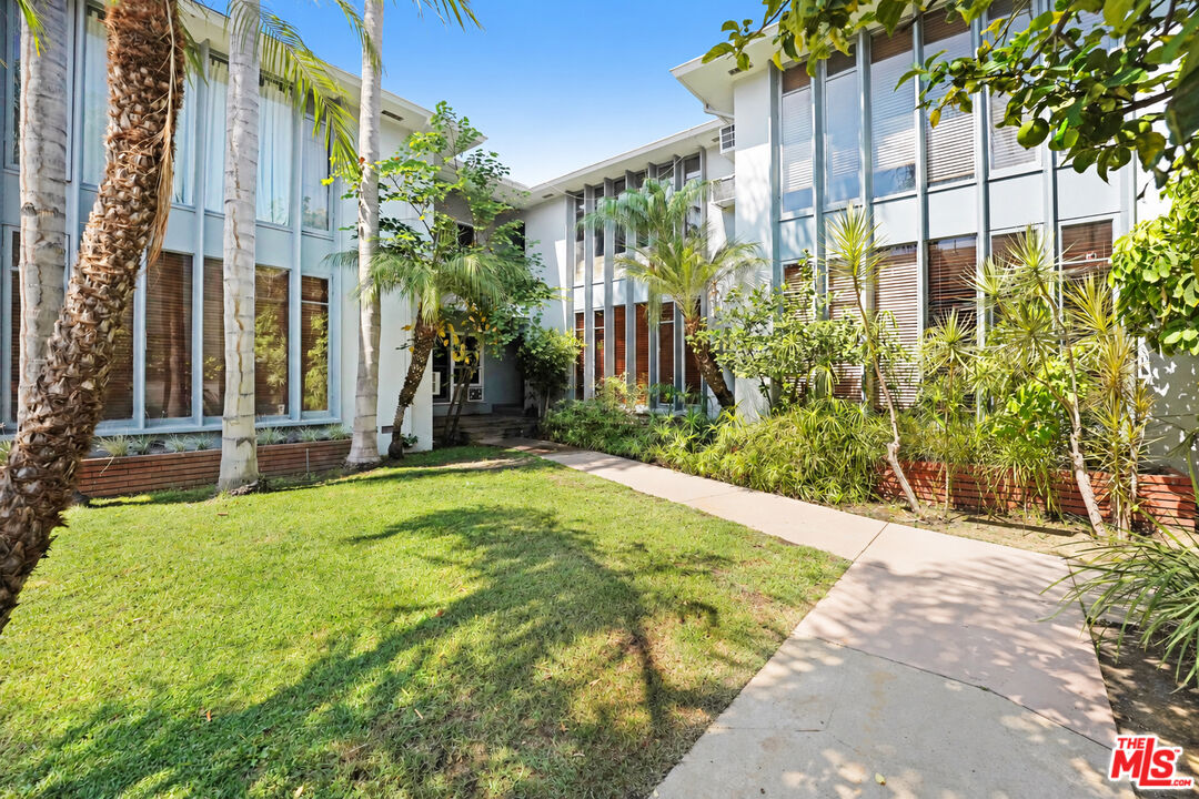 1235 N Crescent Heights Blvd Unit: 3
