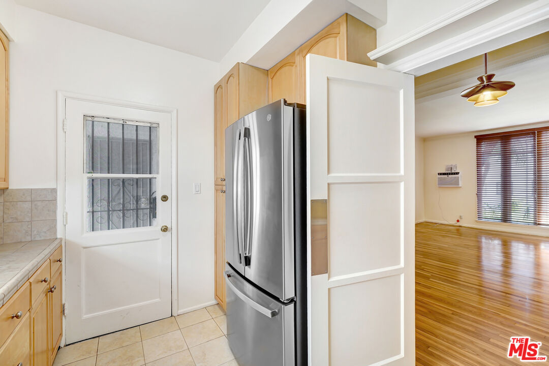 1235 N Crescent Heights Blvd Unit: 3