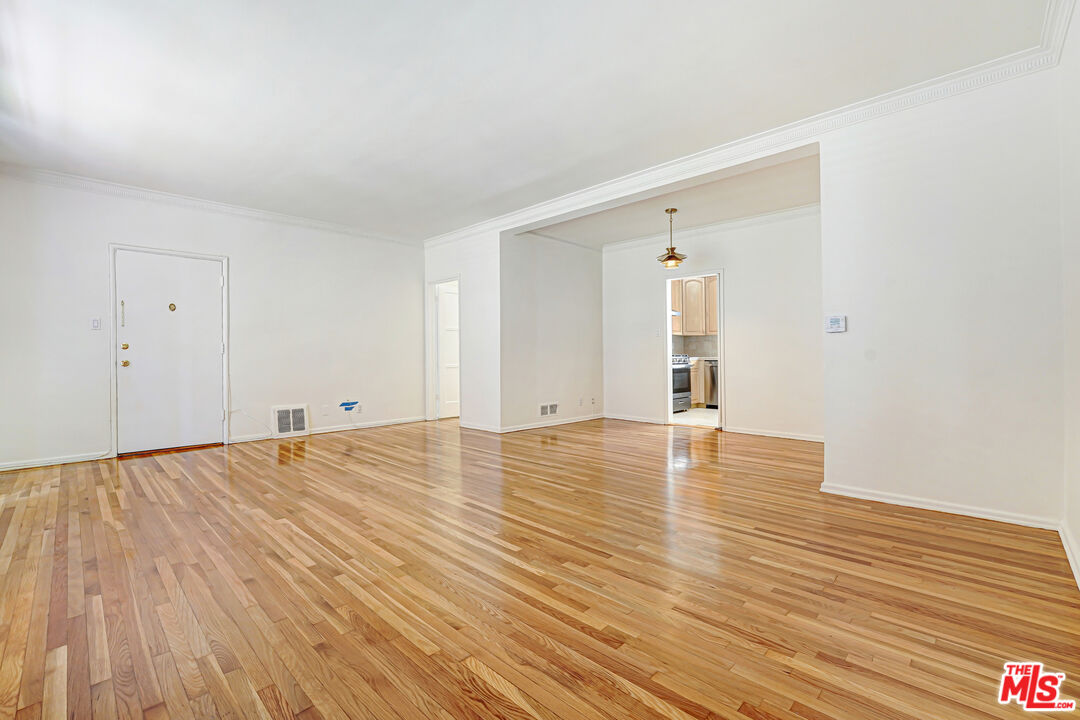 1235 N Crescent Heights Blvd Unit: 3