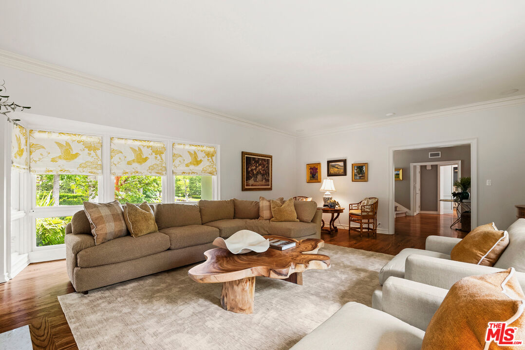 291 Loring Ave