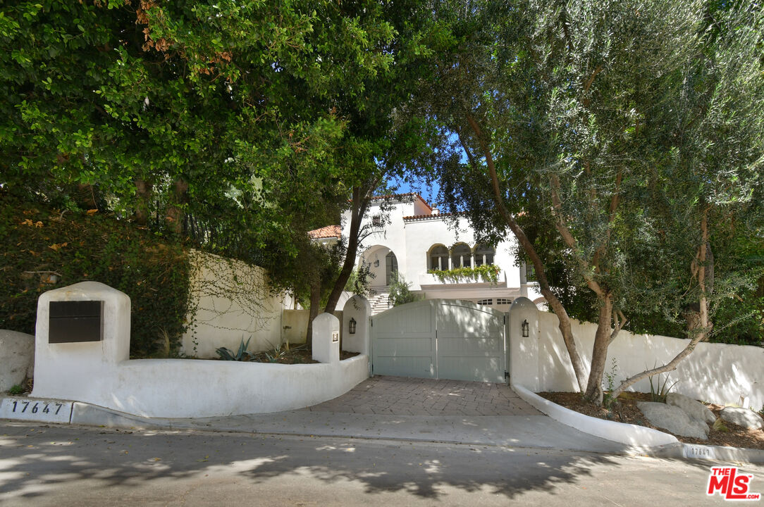 17647 BELINDA ST