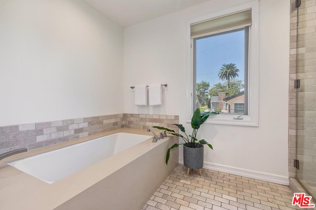 2890 Forrester Dr