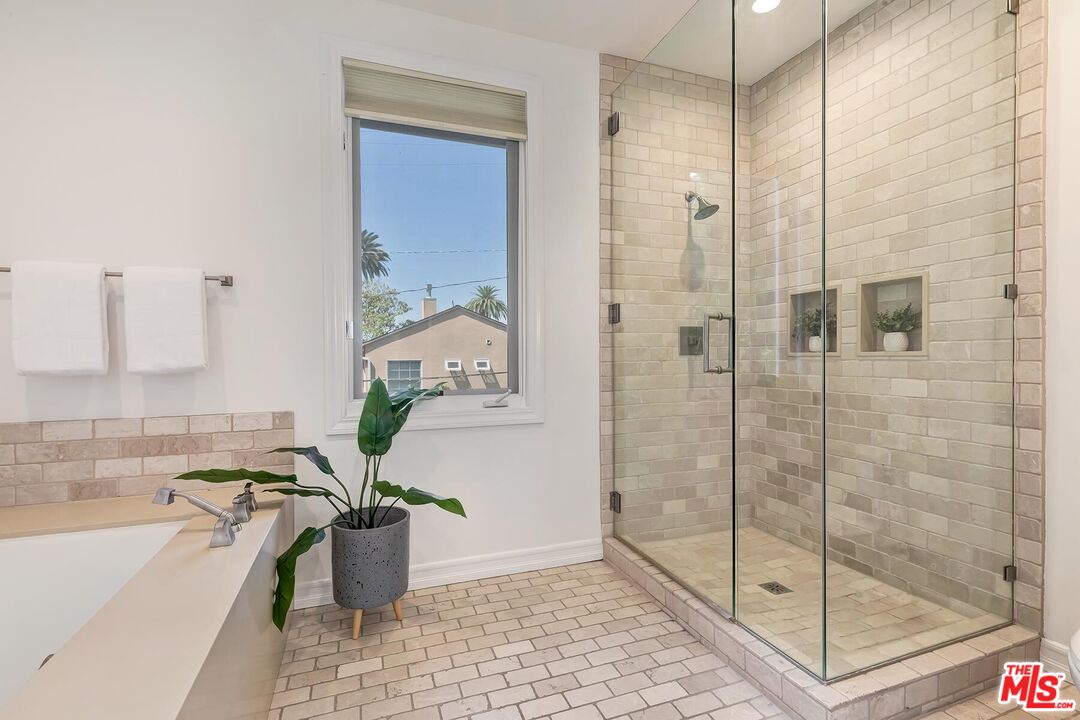 2890 Forrester Dr