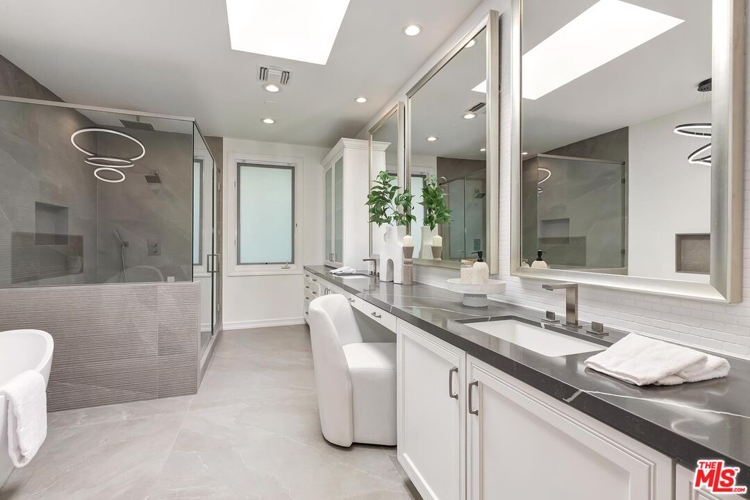 2890 Forrester Dr