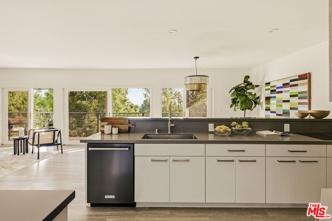 2753 La Cuesta Dr
