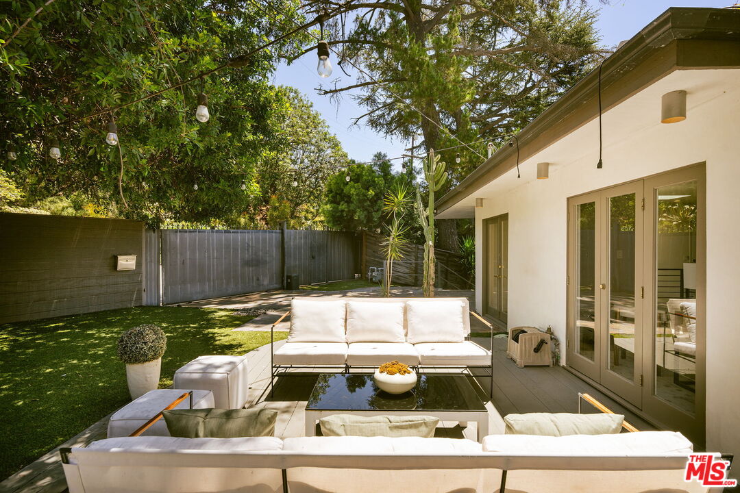 2753 La Cuesta Dr
