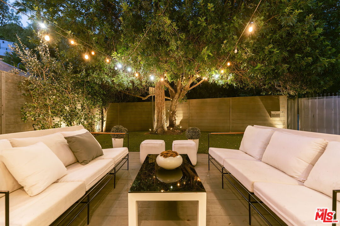 2753 La Cuesta Dr