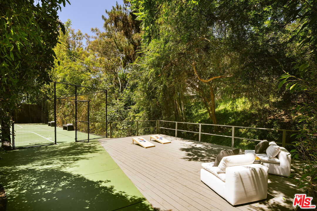 2753 La Cuesta Dr