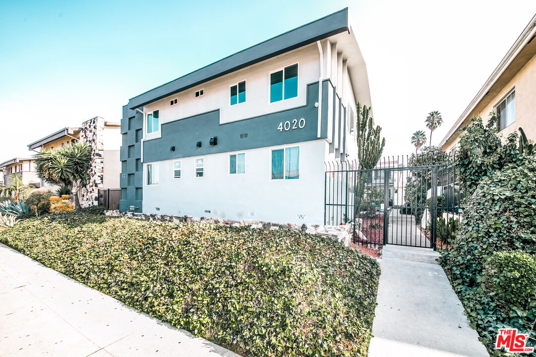 4020 Stevely Ave