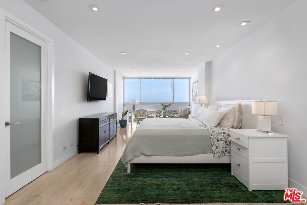 2222 Avenue Of The Stars Unit: 1505