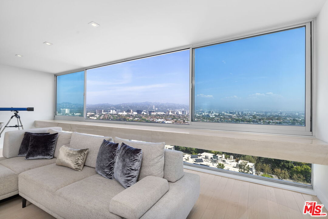 2222 Avenue Of The Stars Unit: 1505