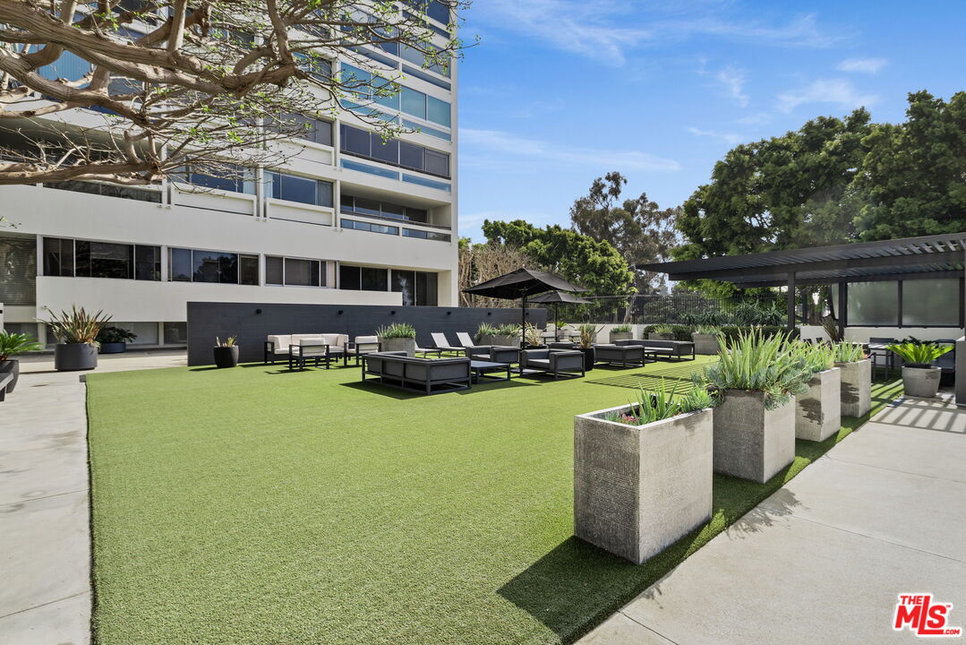2222 Avenue Of The Stars Unit: 1505