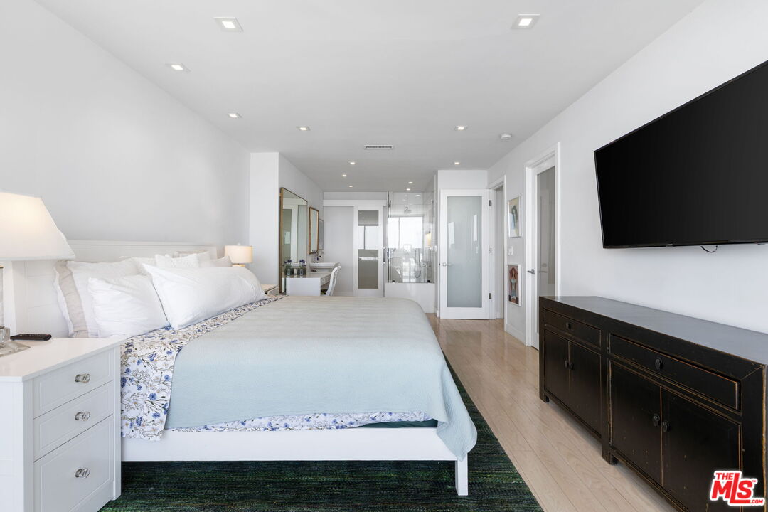 2222 Avenue Of The Stars Unit: 1505