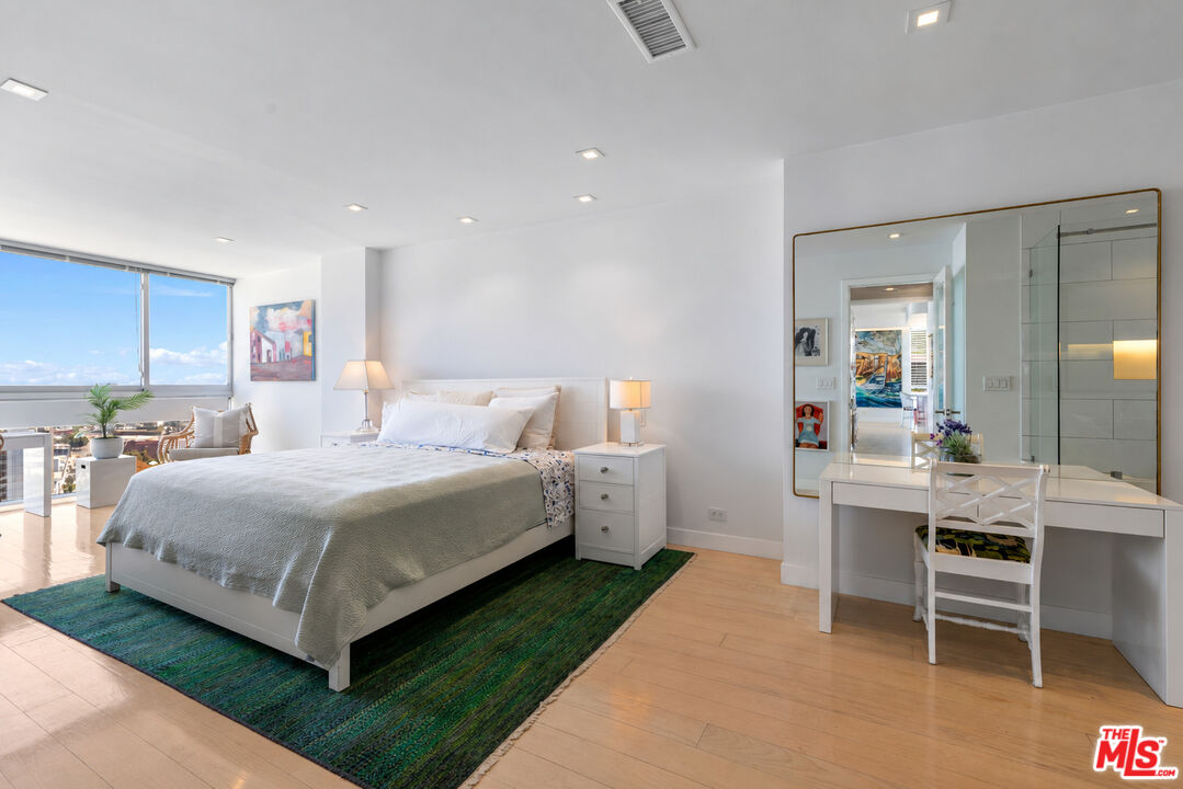 2222 Avenue Of The Stars Unit: 1505