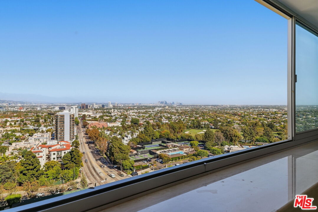 2222 Avenue Of The Stars Unit: 1505