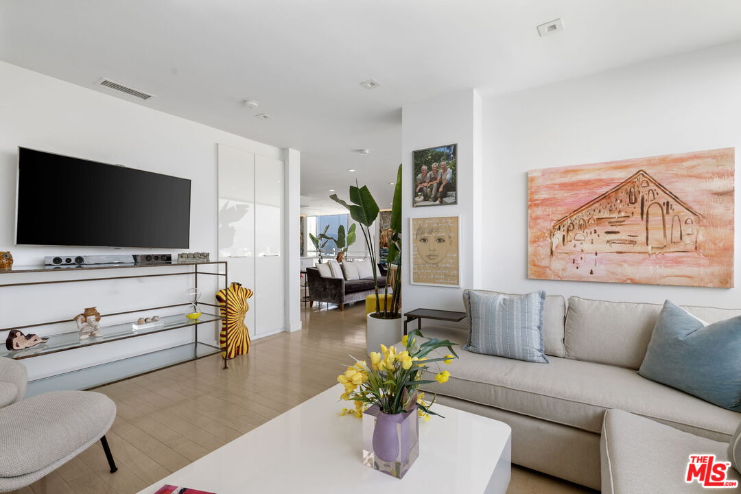 2222 Avenue Of The Stars Unit: 1505