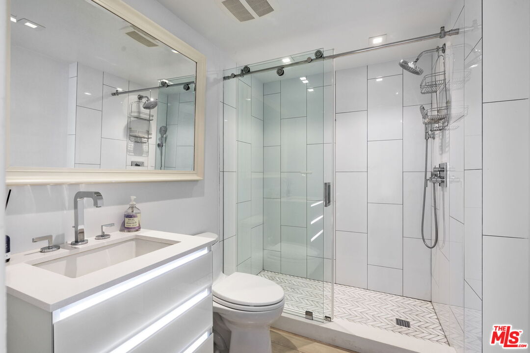 2222 Avenue Of The Stars Unit: 1505