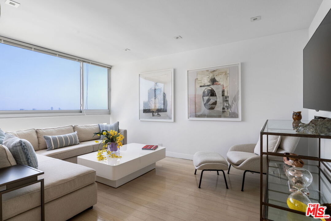 2222 Avenue Of The Stars Unit: 1505