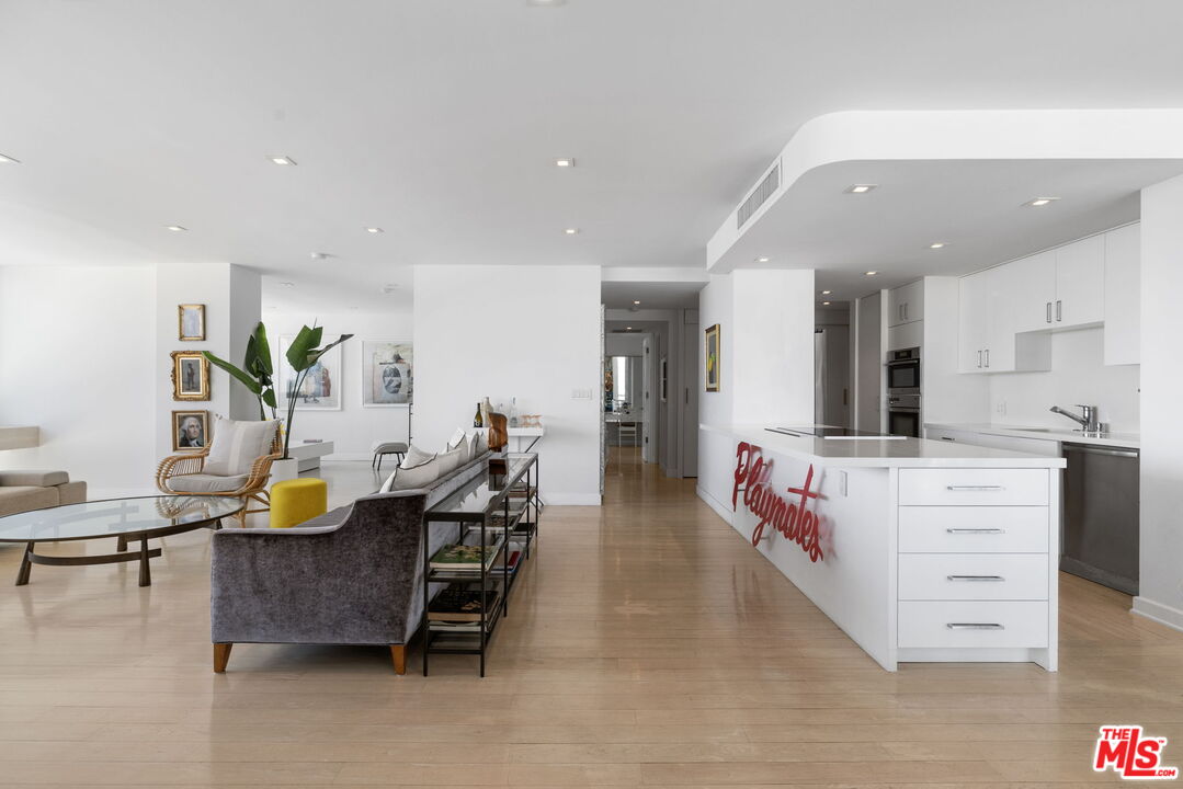 2222 Avenue Of The Stars Unit: 1505