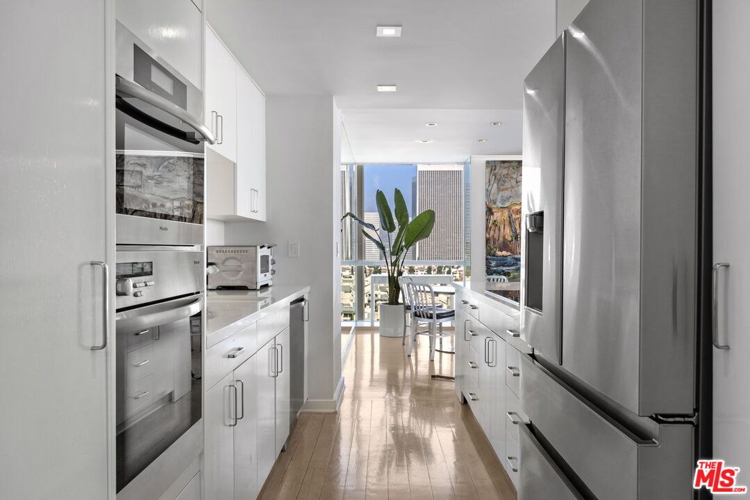 2222 Avenue Of The Stars Unit: 1505