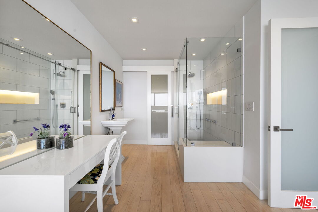 2222 Avenue Of The Stars Unit: 1505