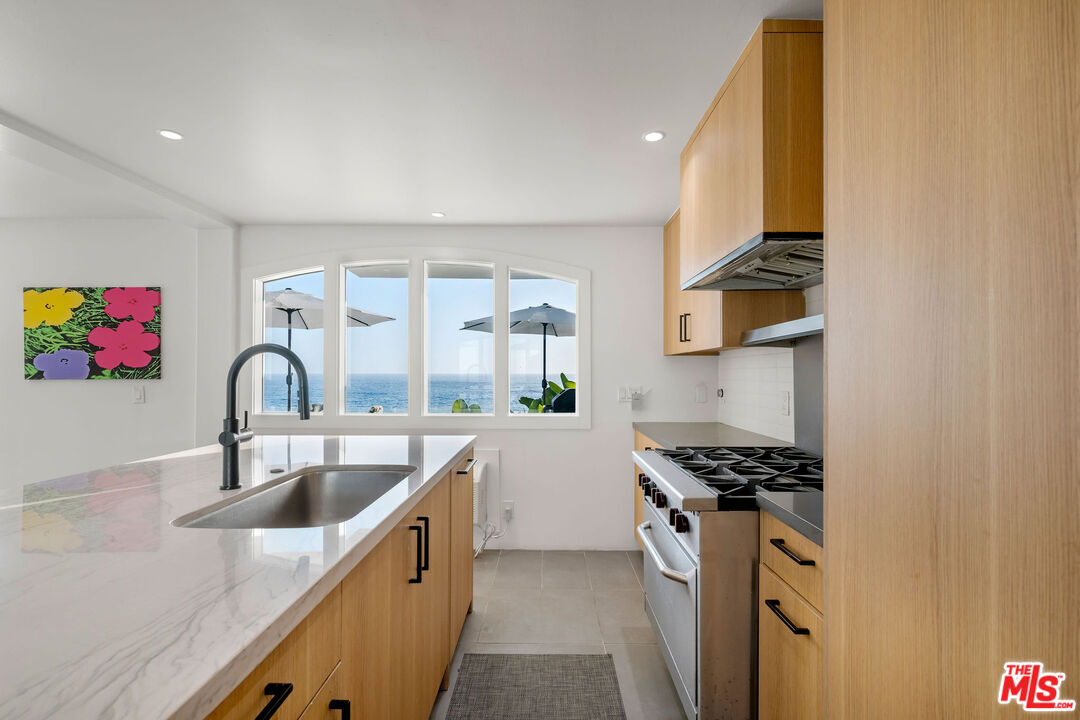 1337 Gaviota Dr