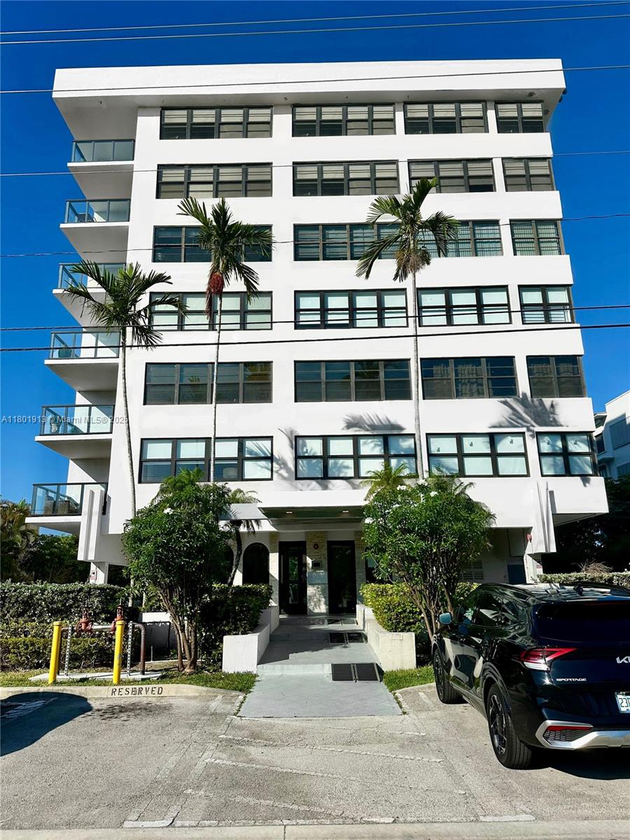 9180 W Bay Harbor Dr # 2C