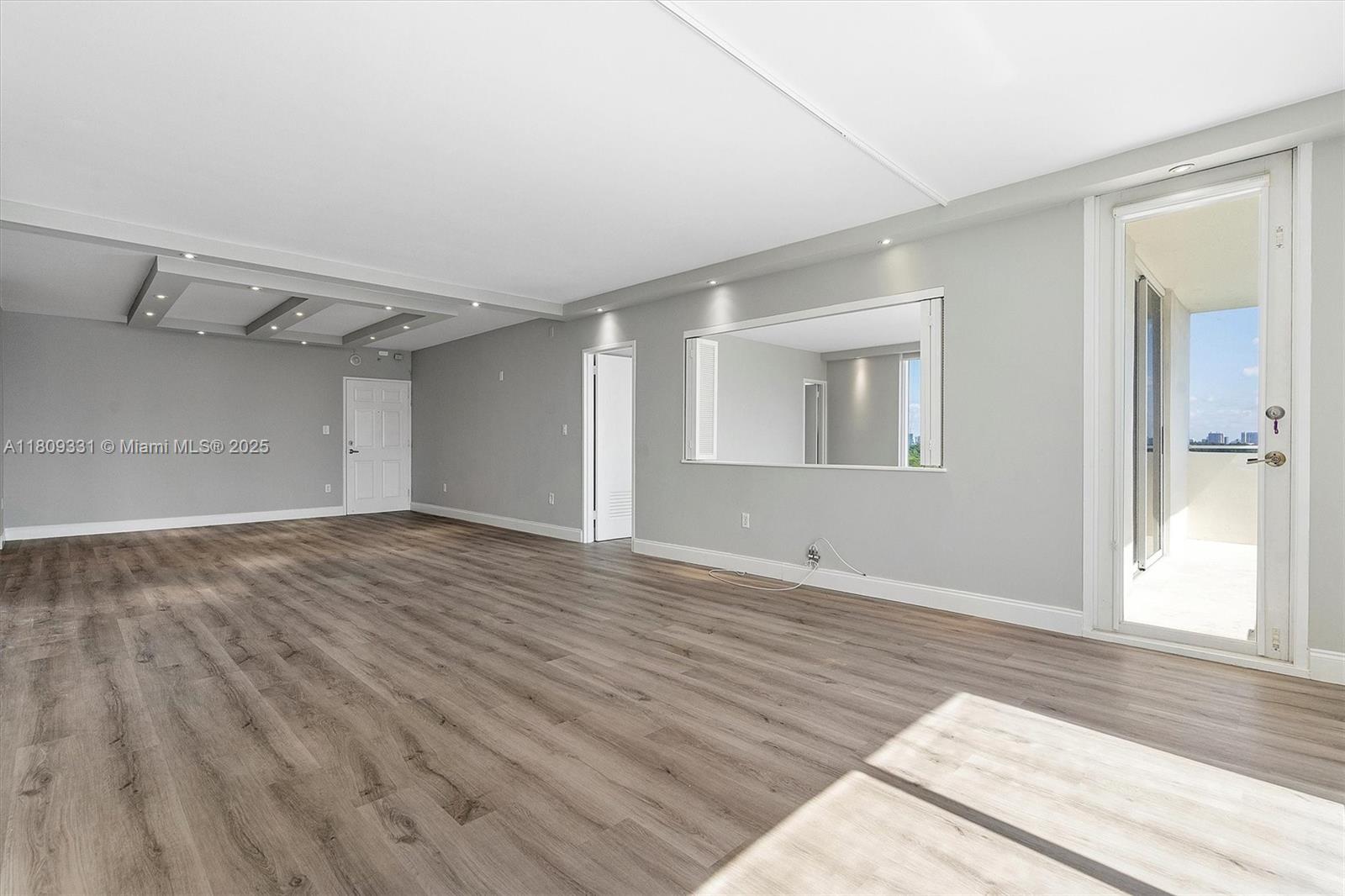 10350 W Bay Harbor Dr # 9D