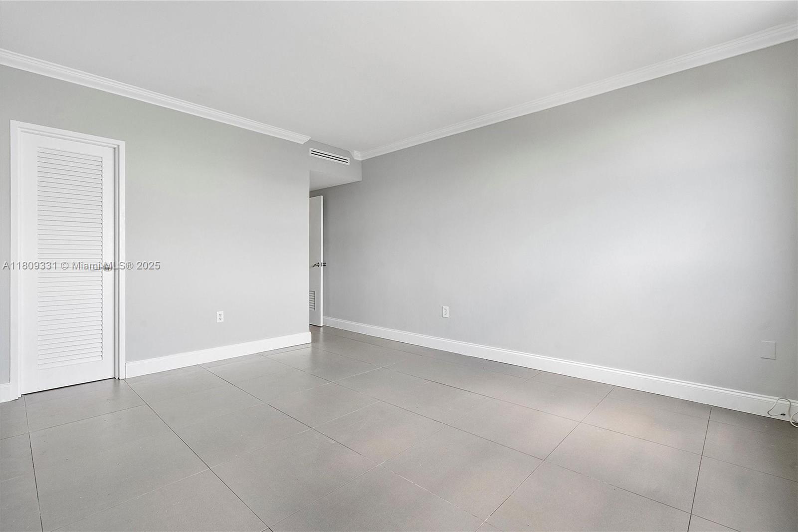 10350 W Bay Harbor Dr # 9D