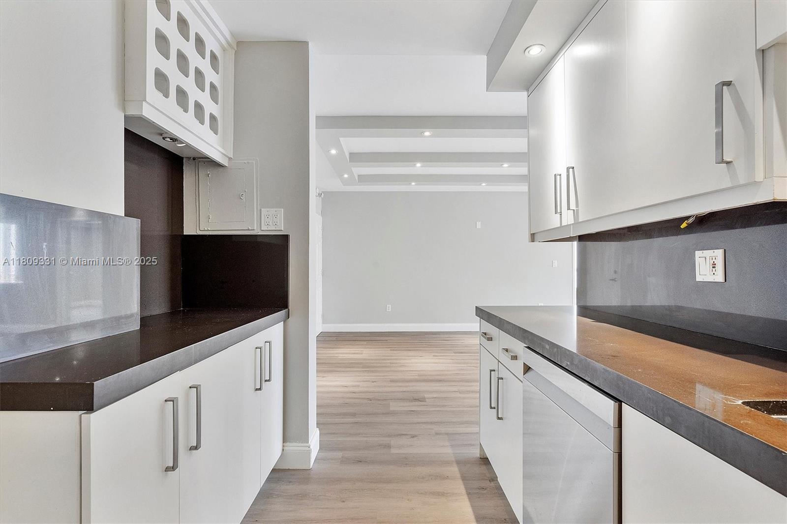 10350 W Bay Harbor Dr # 9D