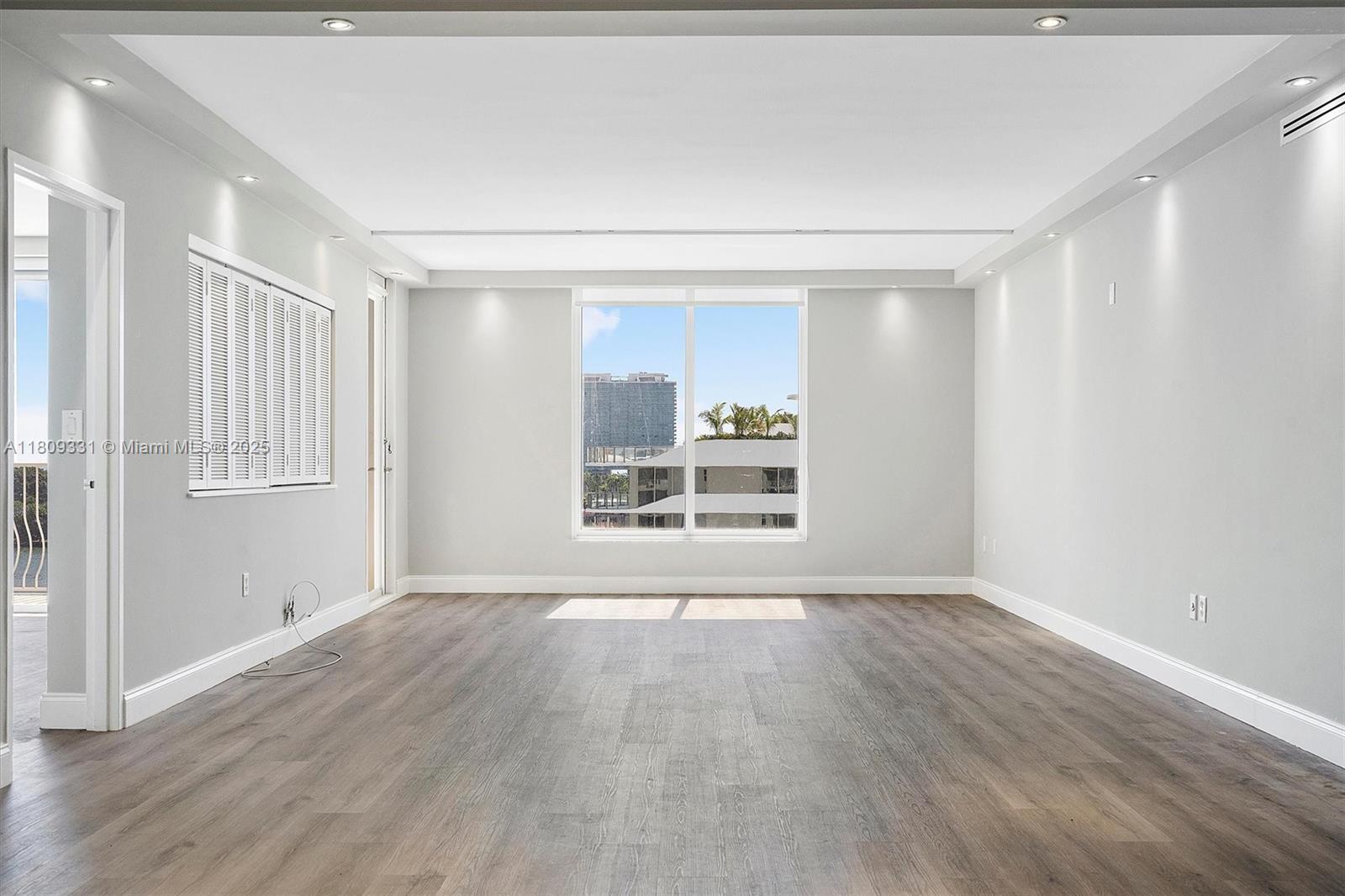 10350 W Bay Harbor Dr # 9D